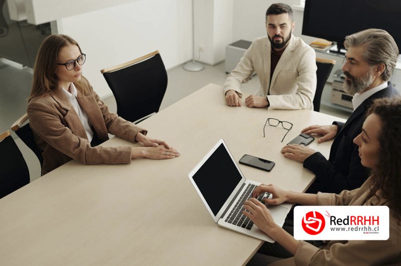 Cómo Informar sobre Despidos de Manera Clara y Empática, y Qué Asistencia Brindar a los Empleados Afectados